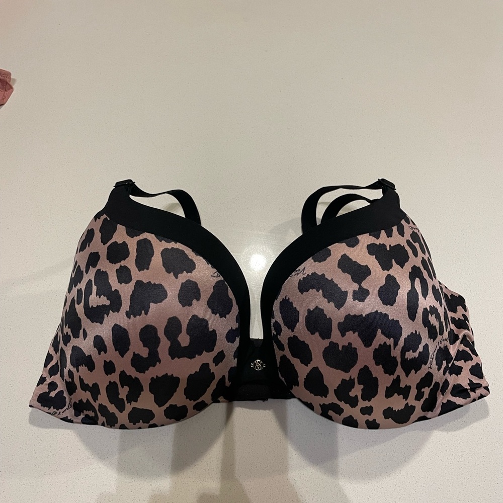 Victoria’s Secret Bra 38D